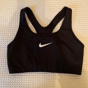 Black sports bra
